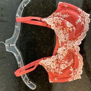 Salmon and cream lace underwire bra by Wacoal
